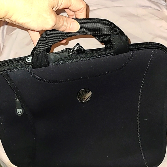 Alienware Mobile Edge Orion M 14X neoprene sleeve, EUC. 2 for $20 - Picture 8 of 8